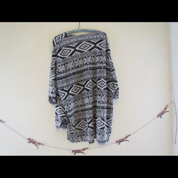 🛍️[DONATED] Urban Outfitters | lightweight cardigan southwestern Aztec pattern - Picture 3 of 3